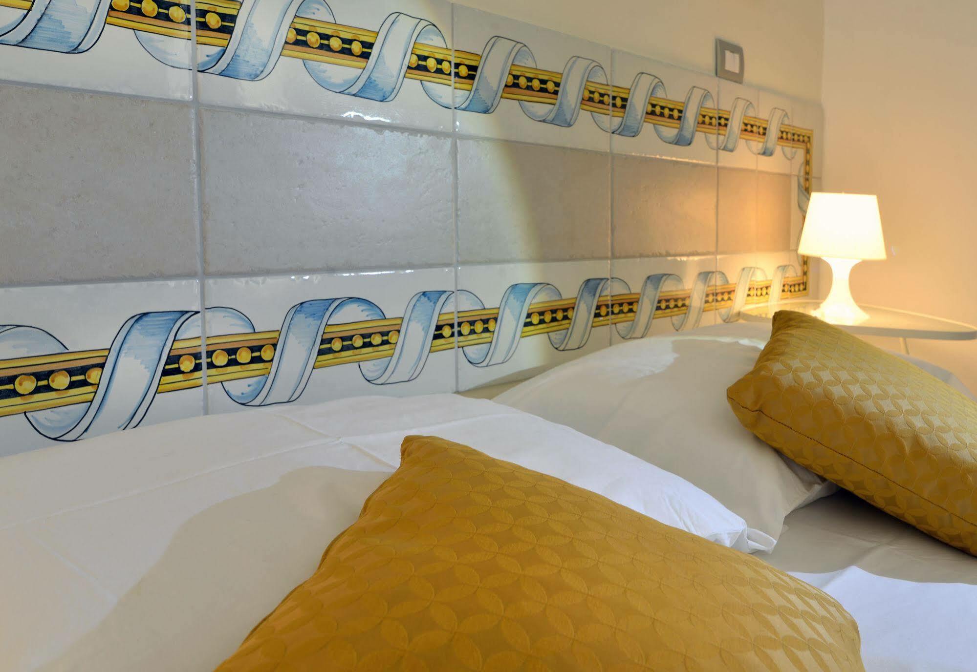 살레르노 비앤비 산티 에 사라체니 B&B 외부 사진